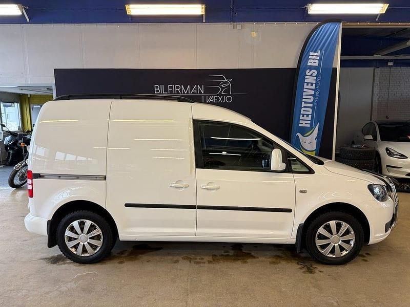 Begagnad VW Caddy 75 HK (55 kW) 2013 Vit Minibuss