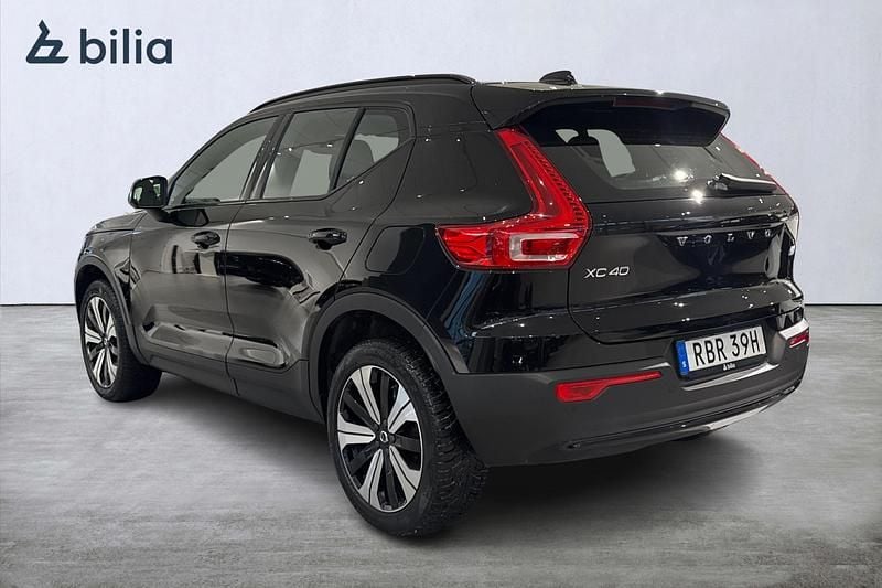 Begagnad Volvo XC40 Single Motor 175 kW (238 HK) 2022 Svart SUV