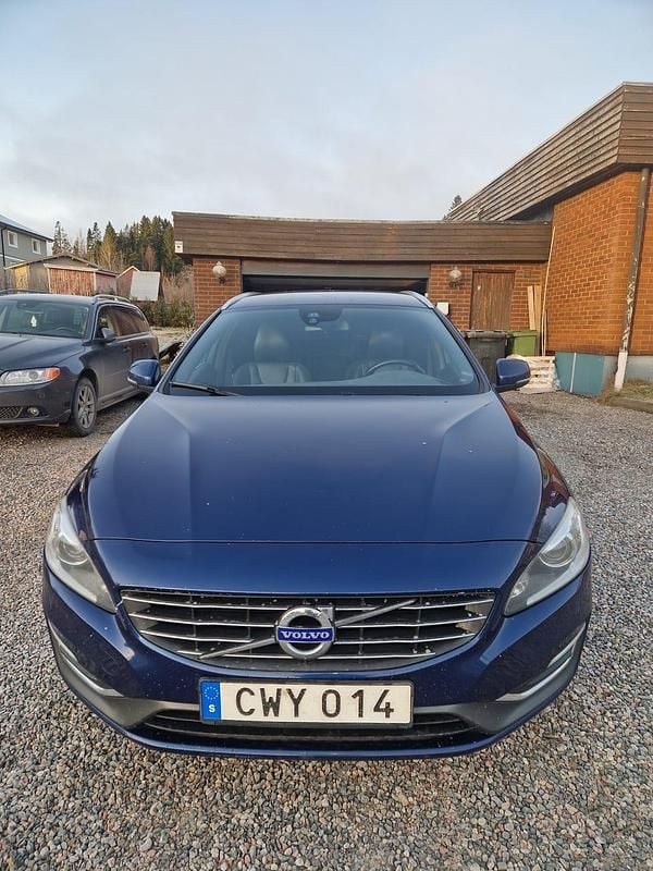 Begagnad 2015 Volvo V60 Kombi | 99 000 kr (Marknadspris) - Bild 1/4