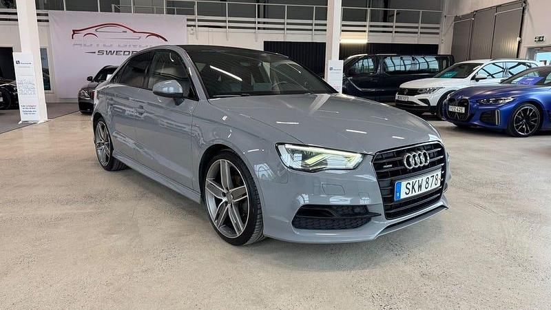 Grå Begagnad 2016 Audi A3 S-Line Sedan | 189 900 kr (Marknadspris) - Bild 1/4