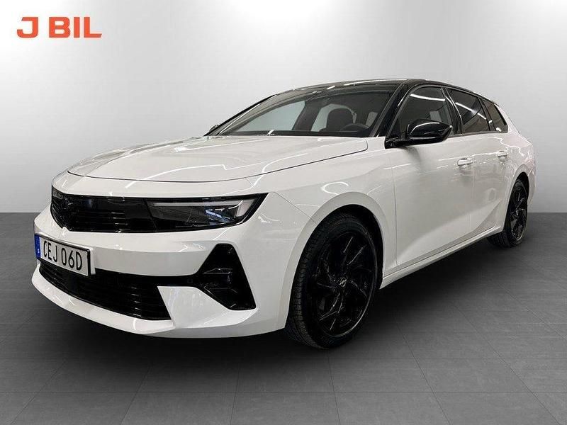 Vit Begagnad 2024 Opel Astra Kombi | 239 900 kr (Marknadspris) - Bild 1/4