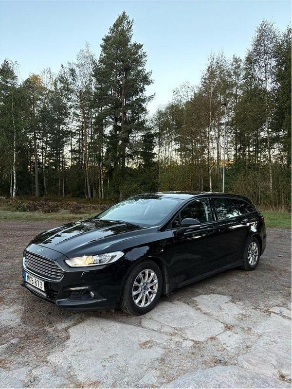Svart Begagnad 2016 Ford Mondeo Trend Kombi | 66 000 kr (Marknadspris) - Bild 1/4