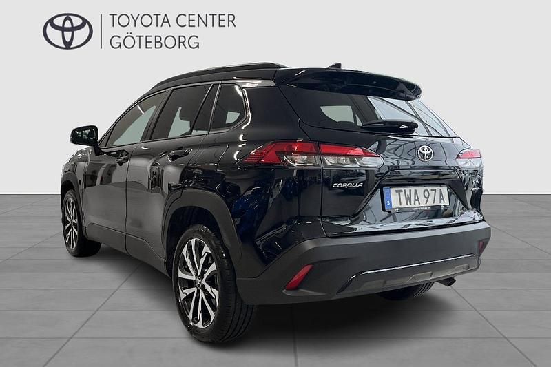 Begagnad Toyota Corolla Cross Style 200 HK (147 kW) 2024 Svart SUV