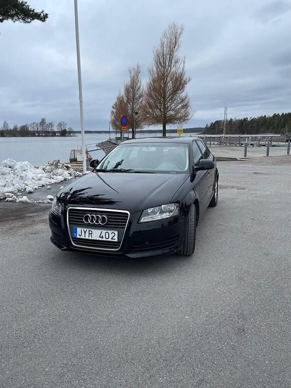 Begagnad 2010 Audi A3 Sportback Halvkombi | 60 000 kr (Marknadspris) - Bild 1/4