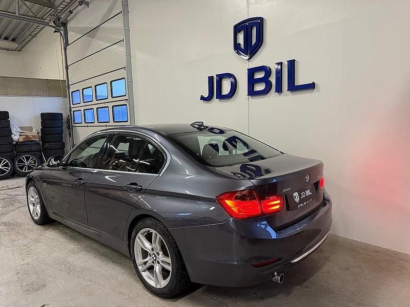 Begagnad BMW 320 Luxury Line 184 HK (135 kW) 2015 Grå Sedan
