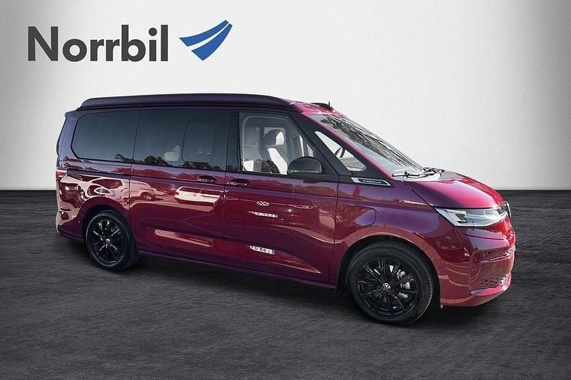 Röd Begagnad 2025 VW T7 California Van | 999 000 kr (Superpris) - Bild 1/4