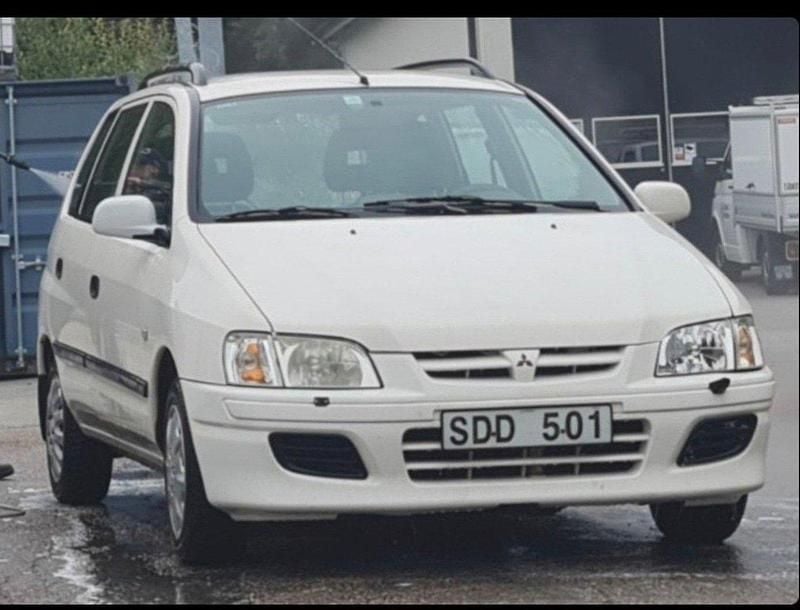 Vit Begagnad 2001 Mitsubishi Space Star Kombi | 29 900 kr - Bild 1/2