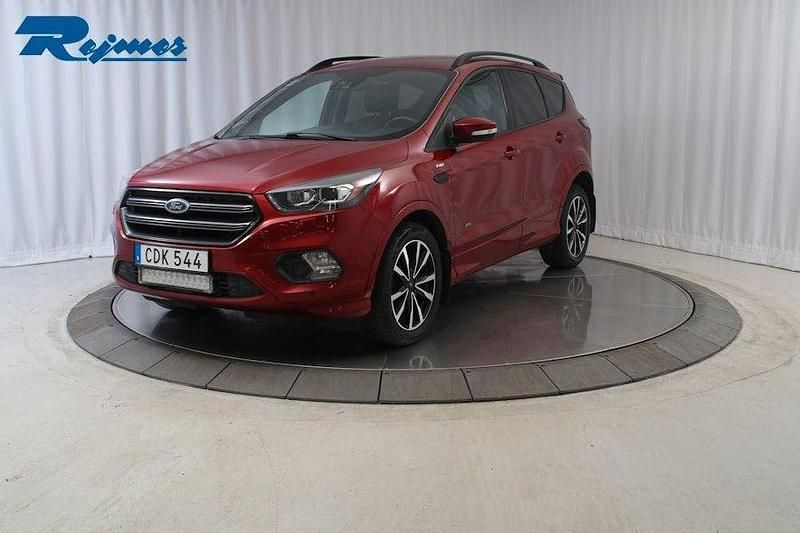 Röd Begagnad 2016 Ford Kuga ST-Line SUV | 199 100 kr (Lite dyr) - Bild 1/4