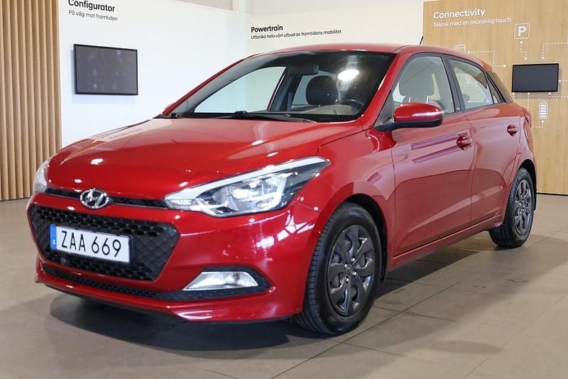 Röd Begagnad 2017 Hyundai i20 Halvkombi | 99 900 kr (Marknadspris) - Bild 1/3