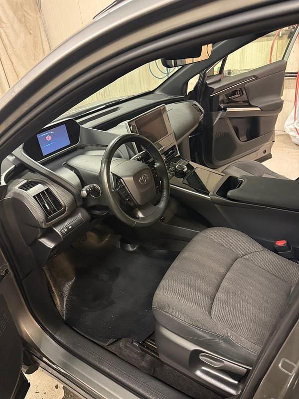 Begagnad Toyota bZ4X 150 kW (204 HK) 2023 SUV
