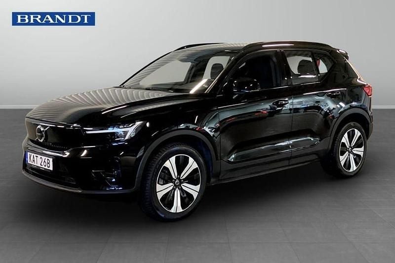 Begagnad Volvo XC40 Plus 172 kW (234 HK) 2023 Svart SUV