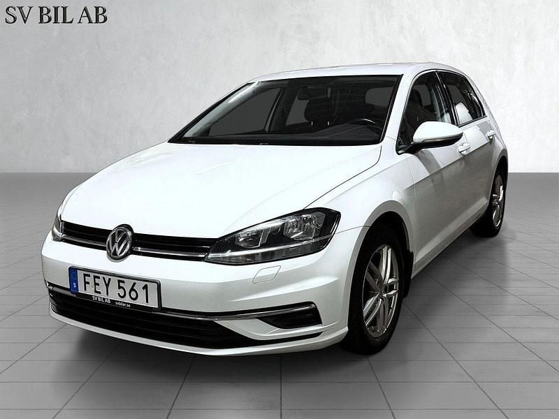 Vit Begagnad 2018 VW Golf VII Halvkombi | 139 900 kr (Marknadspris) - Bild 1/4