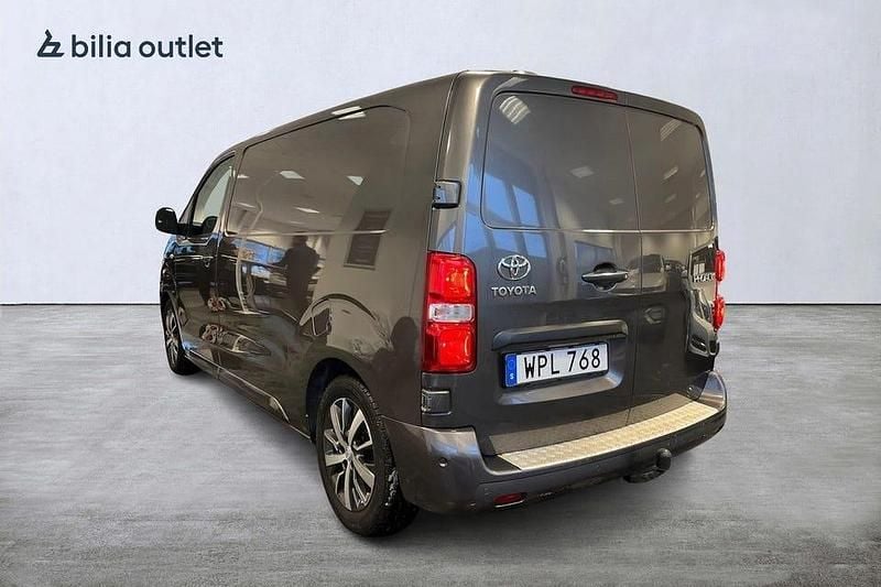 Begagnad Toyota Proace 177 HK (130 kW) 2018 Grå Minibuss