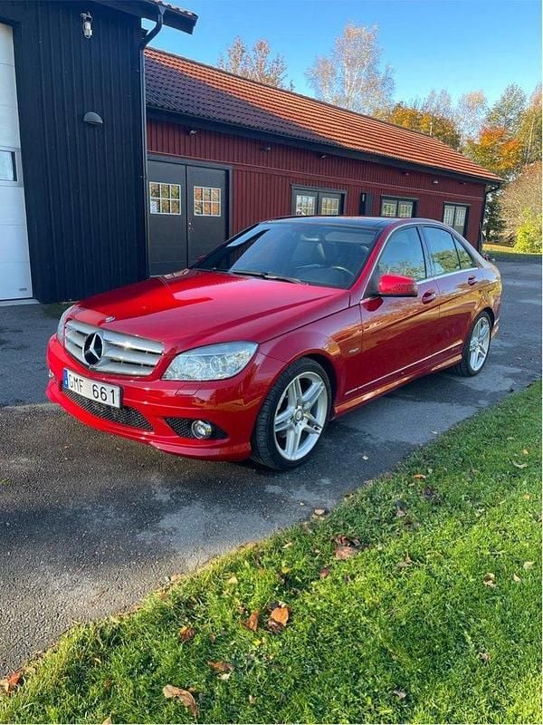 Röd Begagnad 2011 Mercedes C220 AMG Sedan | 110 000 kr (Bra pris) - Bild 1/4