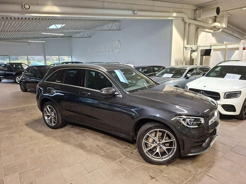 Begagnad Mercedes GLC300e AMG line 306 HK (225 kW) 2022 Grå (grafit grå metallic) SUV