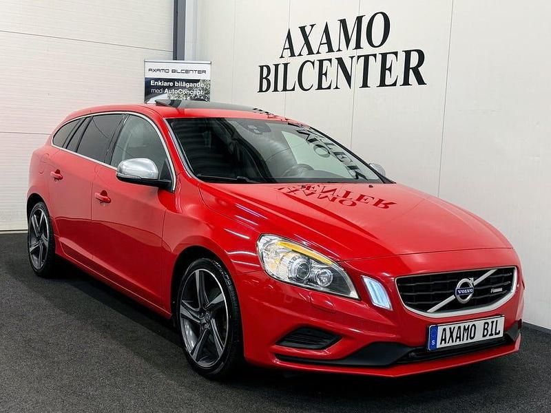 Begagnad Volvo V60 R-Design 116 HK (85 kW) 2012 Röd Kombi