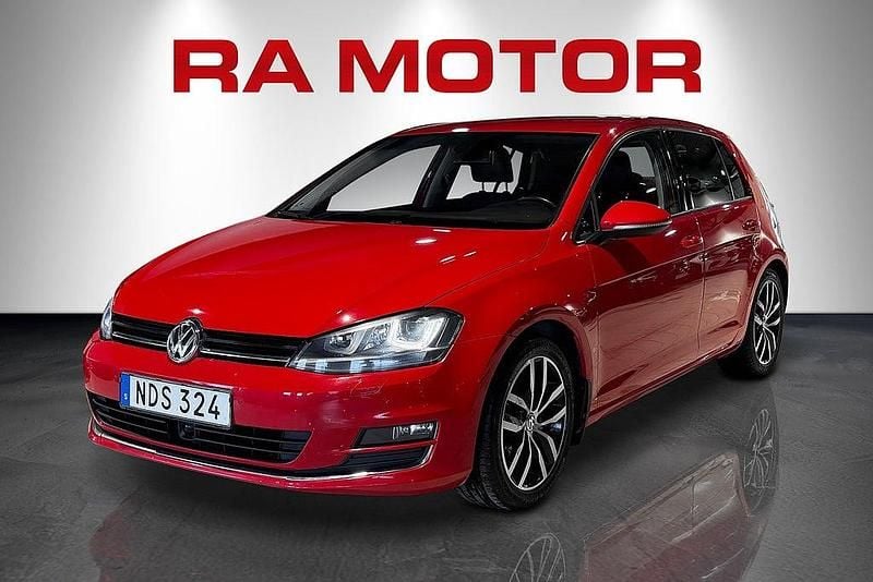 Begagnad VW Golf VII Highline 140 HK (102 kW) 2012 Röd Halvkombi