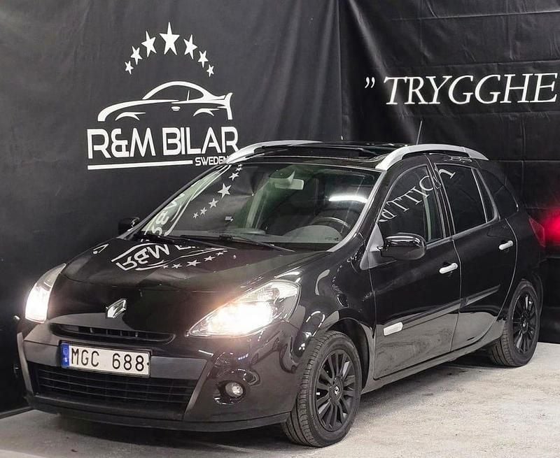 Svart Begagnad 2012 Renault Clio IV | 39 800 kr (Bra pris) - Bild 1/4