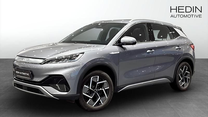 Grå Begagnad 2023 BYD Atto 3 Comfort SUV | 299 900 kr (Marknadspris) - Bild 1/4
