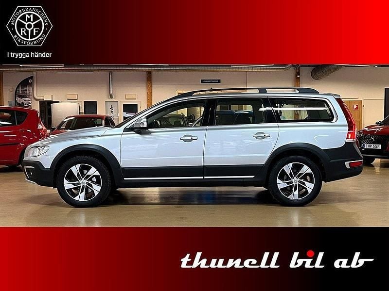 Silver (silver metallic) Begagnad 2016 Volvo XC70 Standard SUV | 217 500 kr (Marknadspris) - Bild 1/4