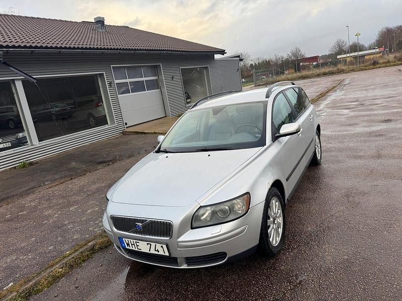 Ljusgrå Begagnad 2004 Volvo V50 Kombi | 13 500 kr - Bild 1/4