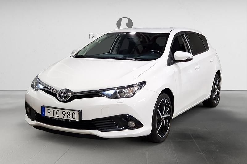 Vit Begagnad 2017 Toyota Auris Comfort Halvkombi | 119 900 kr (Marknadspris) - Bild 1/3