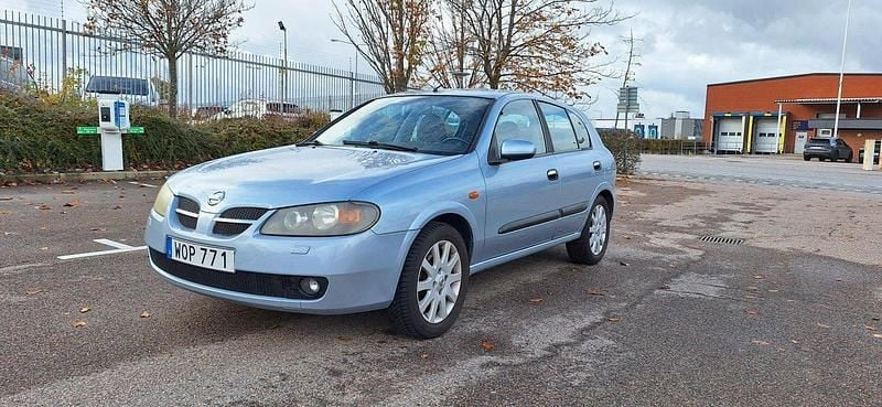 Blå Begagnad 2005 Nissan Almera Halvkombi | 16 900 kr (Marknadspris) - Bild 1/4