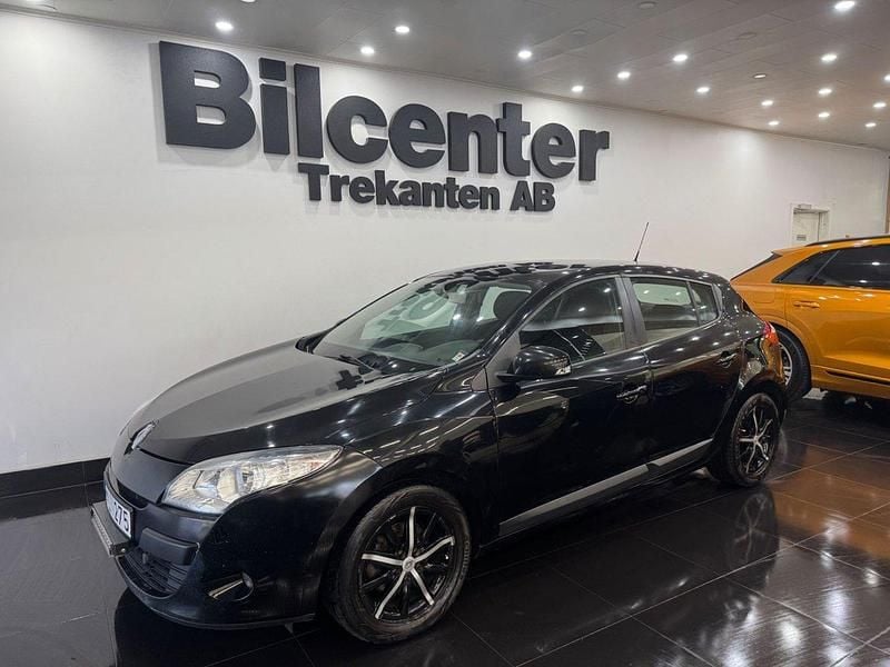 Svart Begagnad 2011 Renault Mégane III Halvkombi | 39 900 kr (Marknadspris) - Bild 1/4