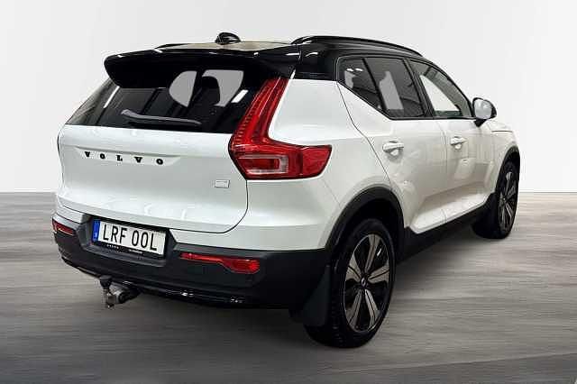 Begagnad Volvo XC40 Plus 175 kW (238 HK) 2023 Vit SUV