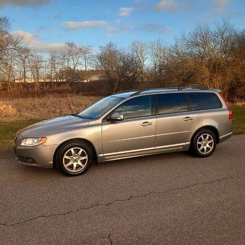 Begagnad 2009 Volvo V70 Momentum Kombi | 45 000 kr (Marknadspris) - Bild 1/4