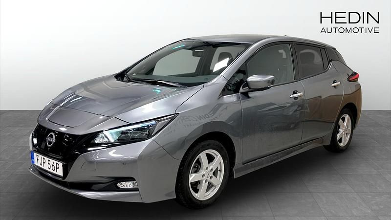 Grå Begagnad 2022 Nissan Leaf Tekna Halvkombi | 204 900 kr (Lite dyr) - Bild 1/4