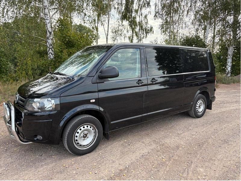 Svart Begagnad 2011 VW T5 Van | 75 000 kr (Marknadspris) - Bild 1/4