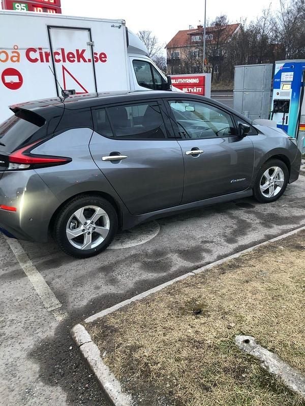Begagnad Nissan Leaf 110 kW (150 HK) 2020 Halvkombi