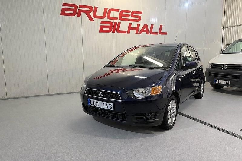 Blå Begagnad 2010 Mitsubishi Colt Halvkombi | 53 900 kr (Marknadspris) - Bild 1/4