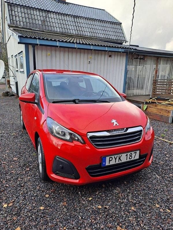 Röd Begagnad 2017 Peugeot 108 Halvkombi | 68 000 kr (Marknadspris) - Bild 1/4