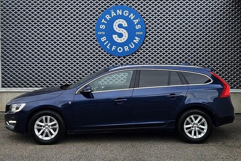 Blå Begagnad 2014 Volvo V60 Ocean Race Kombi | 165 000 kr (Lite dyr) - Bild 1/4