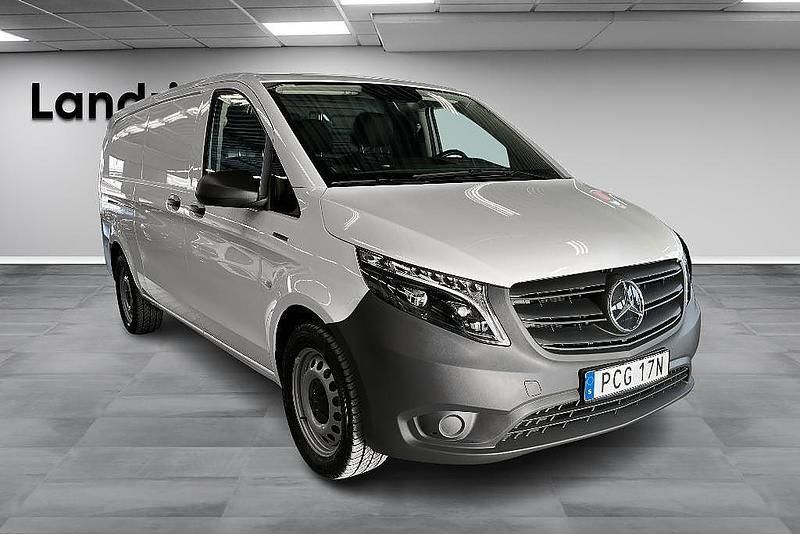 Begagnad Mercedes e-Vito 150 kW (204 HK) 2023 Minibuss