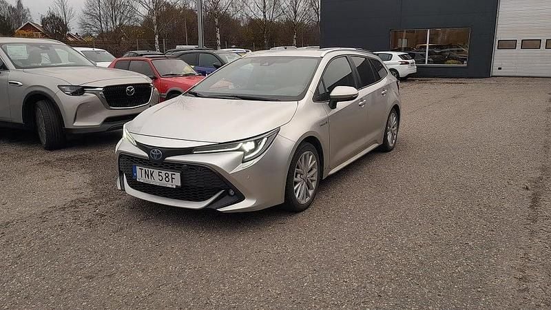 Silver Begagnad 2019 Toyota Corolla Style Kombi | 224 900 kr (Marknadspris) - Bild 1/4