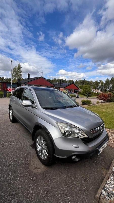 Silver Begagnad 2008 Honda CR-V SUV | 48 500 kr (Marknadspris) - Bild 1/4
