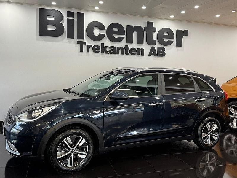 Blå Begagnad 2016 Kia Niro Advance SUV | 169 900 kr (Marknadspris) - Bild 1/4
