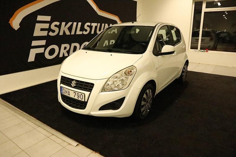 Vit Begagnad 2013 Suzuki Splash GLS Halvkombi | 54 900 kr (Dyr) - Bild 1/4
