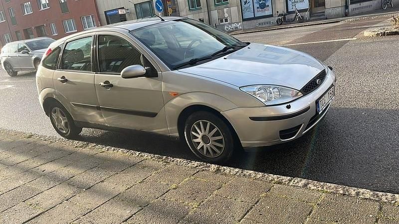 Begagnad 2002 Ford Focus Halvkombi | 14 900 kr (Marknadspris) - Bild 1/4