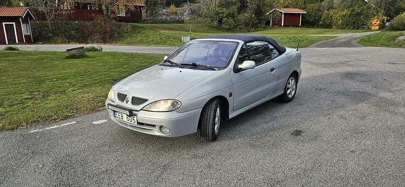 Silver Begagnad 2000 Renault Mégane Cabriolet Cab | 23 000 kr - Bild 1/4