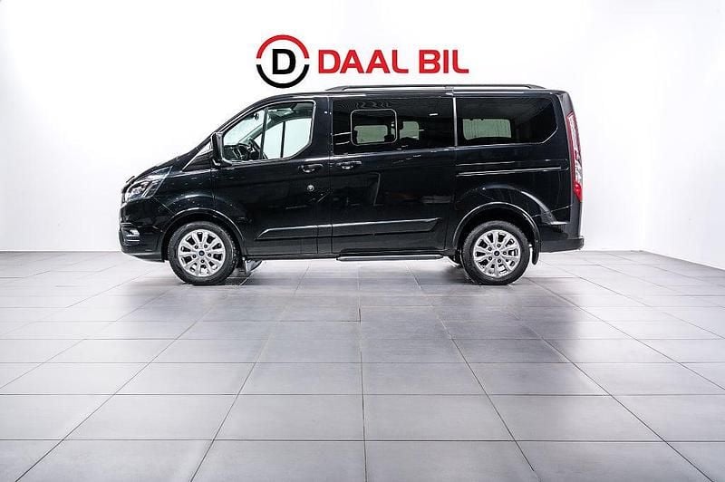 Begagnad Ford Tourneo 185 HK (136 kW) 2019 Svart Minibuss