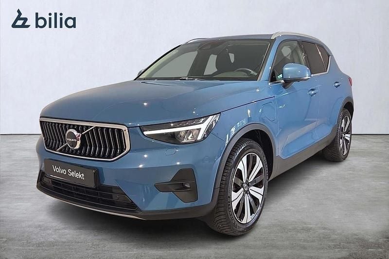 Blå Begagnad 2023 Volvo XC40 Plus SUV | 415 000 kr (Marknadspris) - Bild 1/3