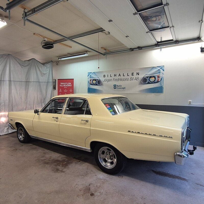 Flerfärgad Begagnad 1966 Ford Fairlane XL Sedan | 139 000 kr - Bild 1/4
