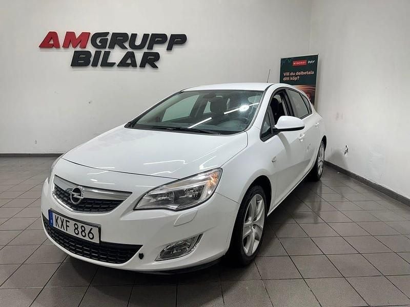 Vit Begagnad 2010 Opel Astra Enjoy Halvkombi | 44 900 kr (Marknadspris) - Bild 1/4