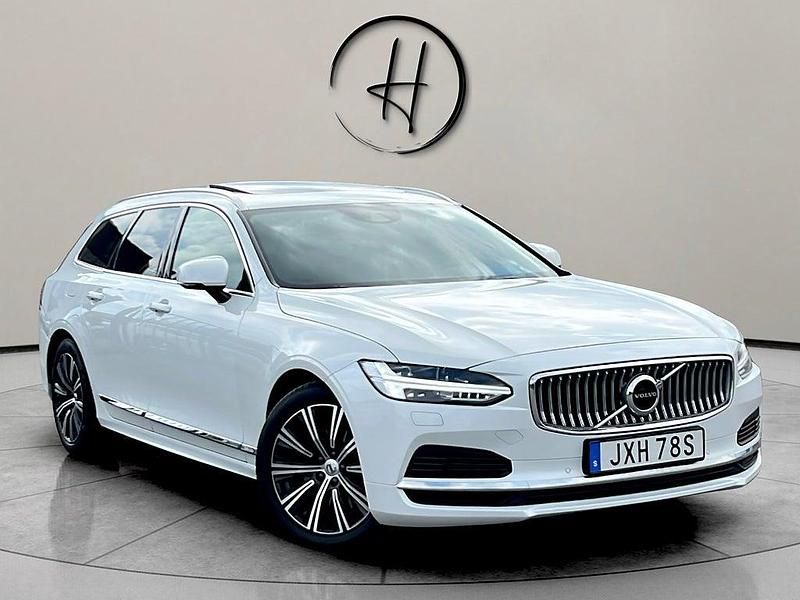 Vit Begagnad 2021 Volvo V90 SE Kombi | 299 900 kr (Marknadspris) - Bild 1/4