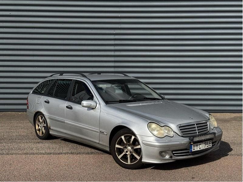 Silver Begagnad 2005 Mercedes C180 Kombi | 19 500 kr (Marknadspris) - Bild 1/4