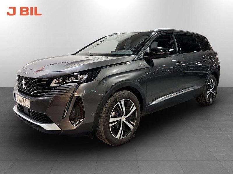 Grå Begagnad 2024 Peugeot 5008 GTi SUV | 309 900 kr (Marknadspris) - Bild 1/4